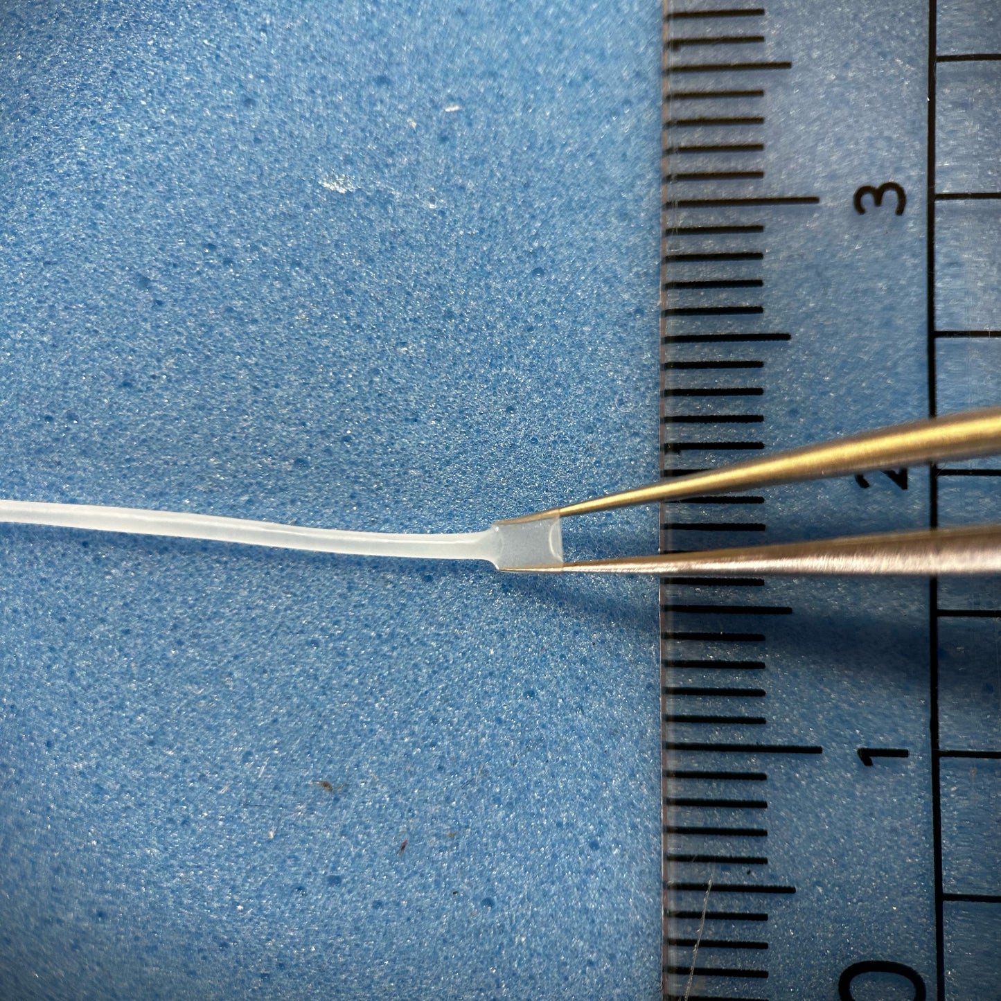 academic model 1mm tweezers handling