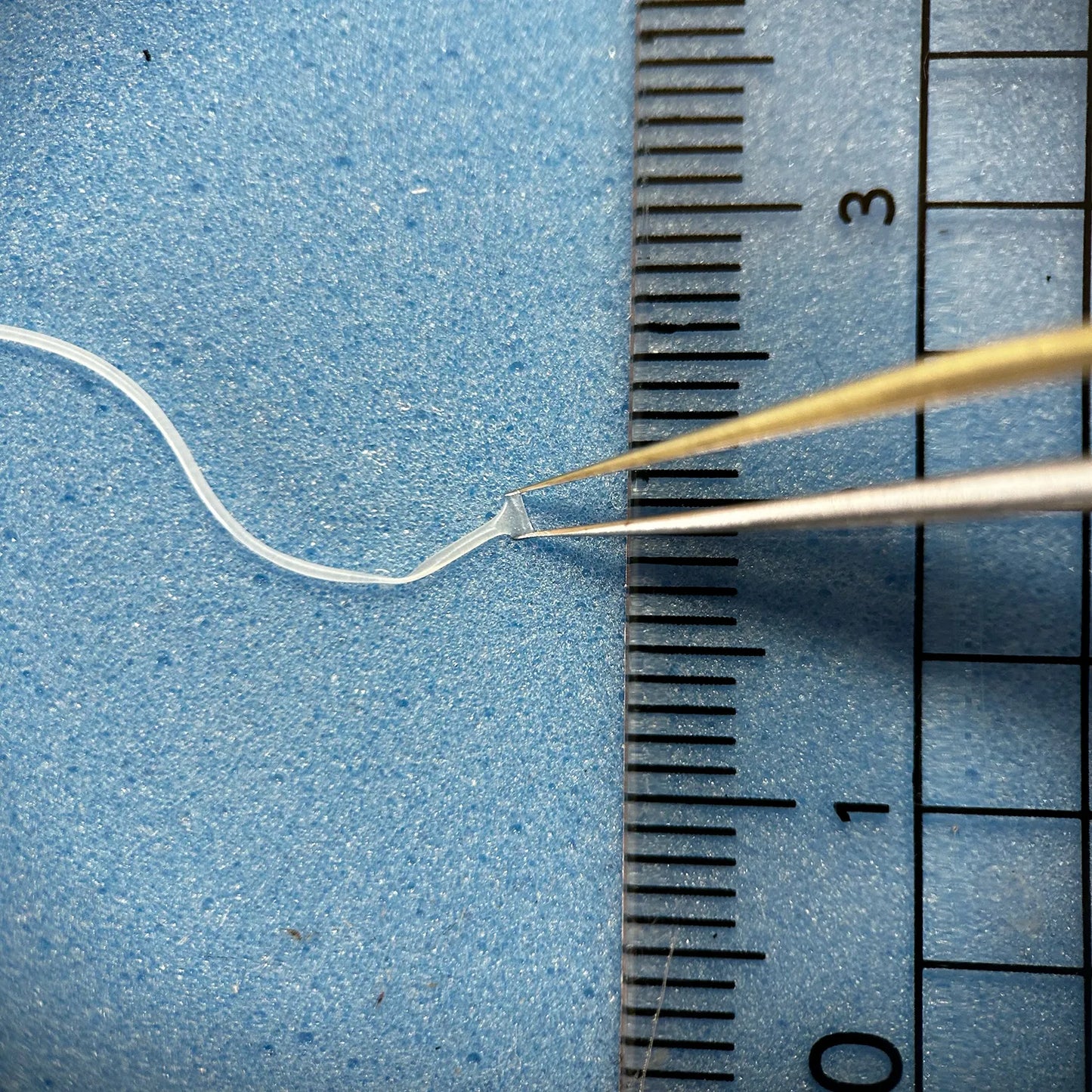 micro vascular model 0.5mm tweezers handling.