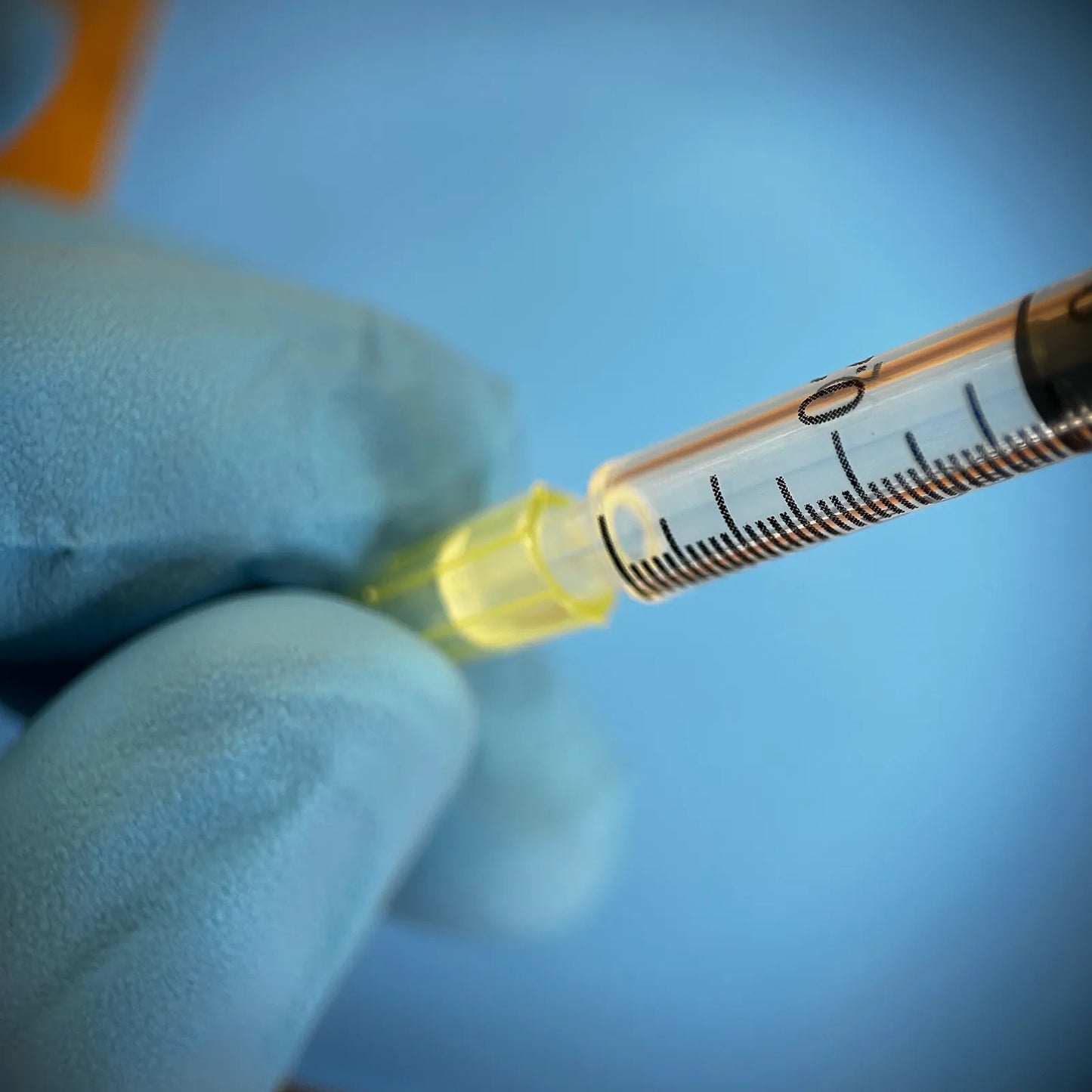 micro vascular model setup syringe detail image